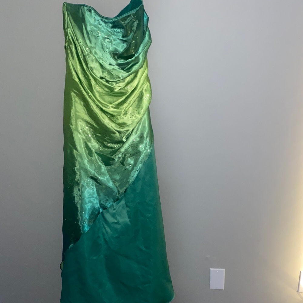 Elegant Green Satin Prom Dress